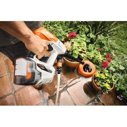 Rankinis akumuliatorinis vidutinio slėgio plovimo įrenginys STIHL RCA 50.0 (be akum. ir krov.) 6 Rankinis akumuliatorinis vidutinio slėgio plovimo įrenginys STIHL RCA 50.0 (be akum. ir krov.) 6